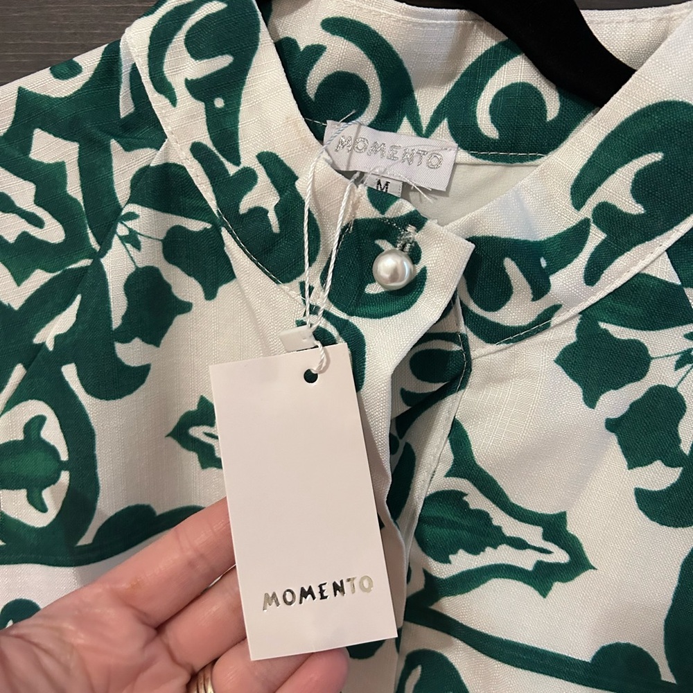 Momento boutique Long Sleeve Green and White Dress 👗 NWT Medium Pearl buttons! - Picture 6 of 8